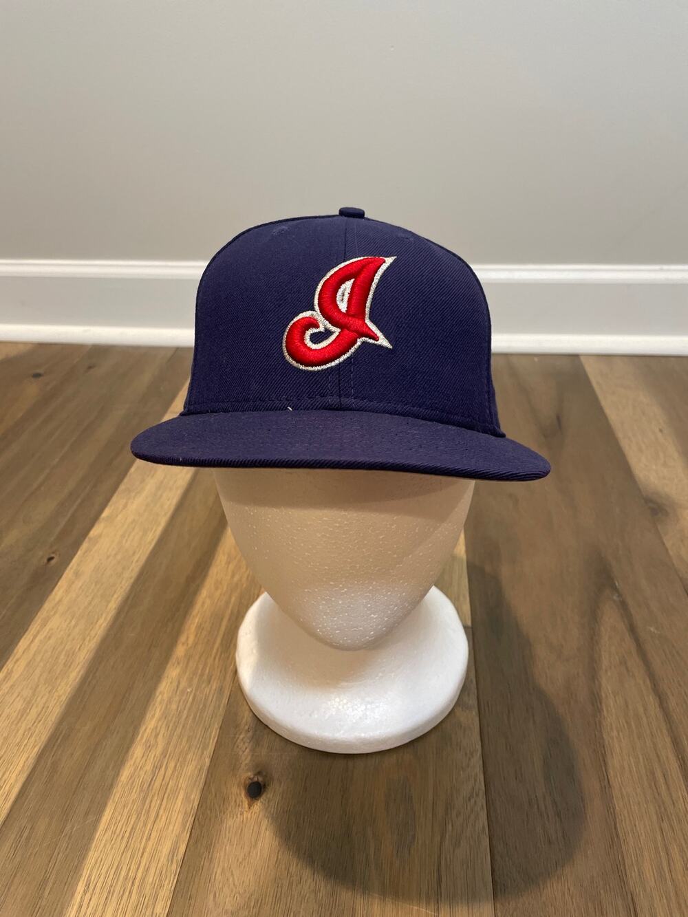 New Era 59Fifty Cleveland Indians On‑Field Hat Size 7 3/8 Vintage Made in USA